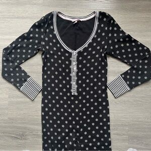 Victoria’s Secret Snowflake Ribbed Pajama Onesie Black & White